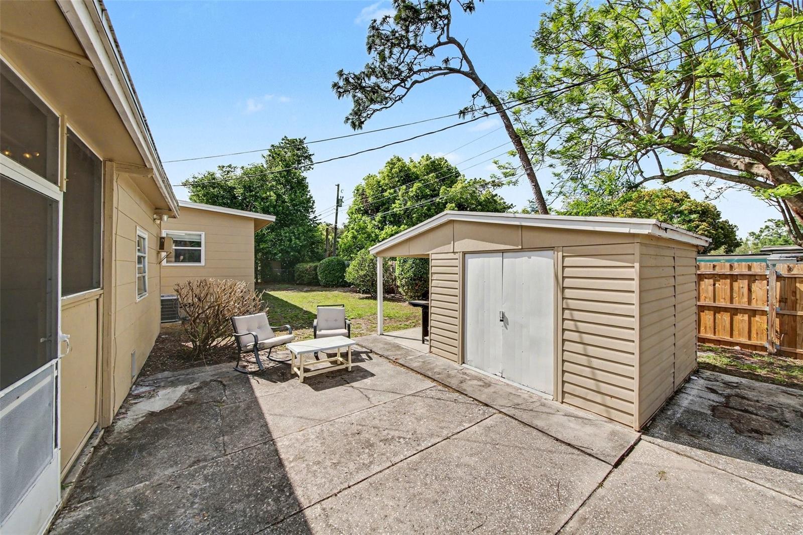 QUEENS MIRROR SOUTH - Residential