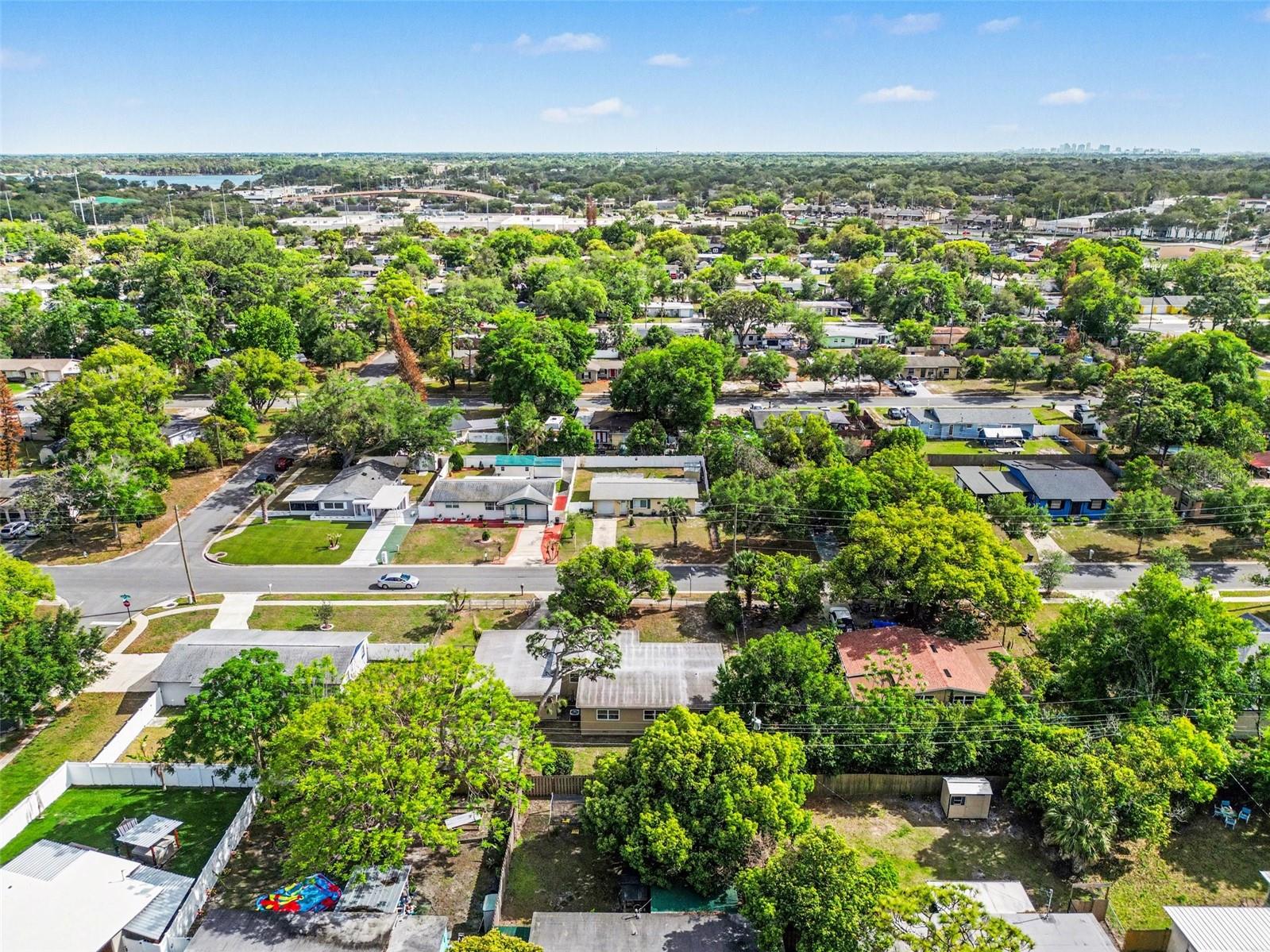 QUEENS MIRROR SOUTH - Residential