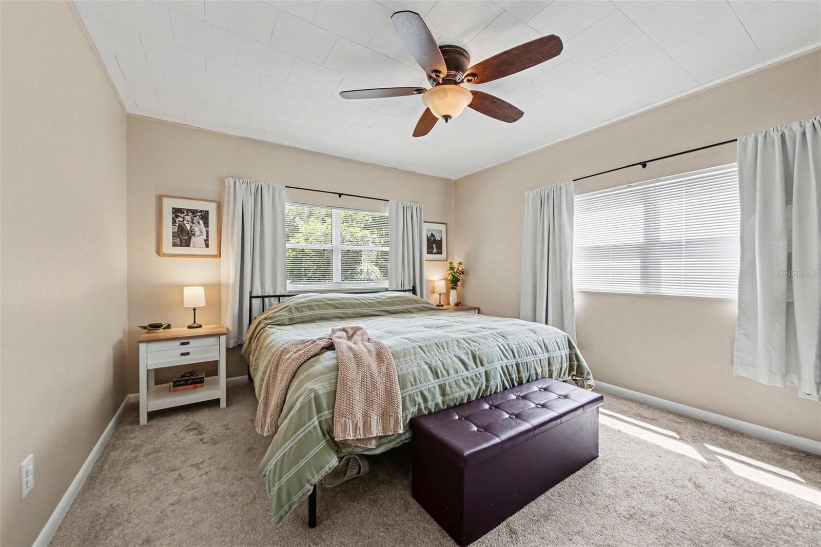 QUEENS MIRROR SOUTH - Residential