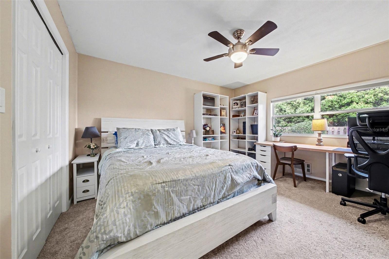 QUEENS MIRROR SOUTH - Residential