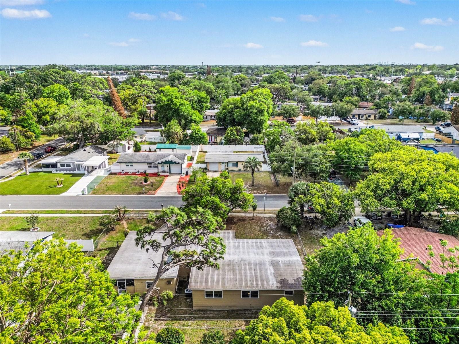 QUEENS MIRROR SOUTH - Residential