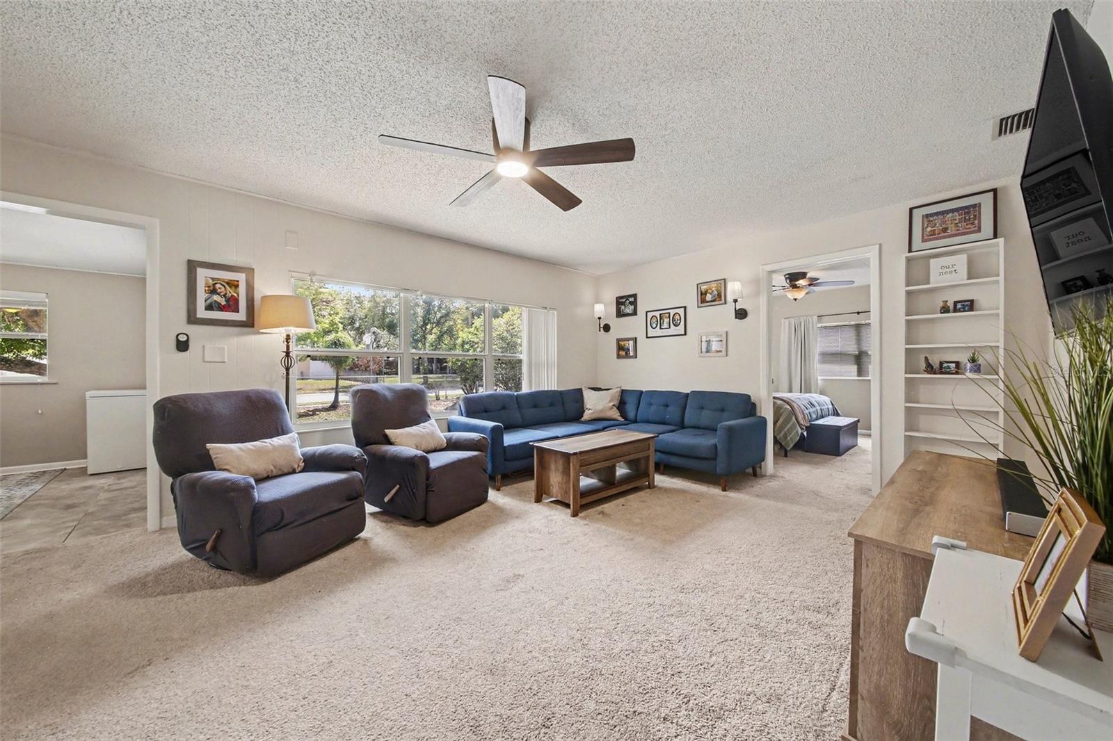 QUEENS MIRROR SOUTH - Residential