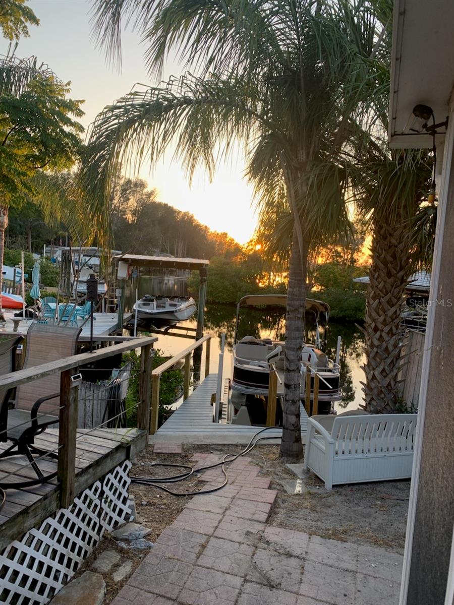 505 RIVERVIEW LANE