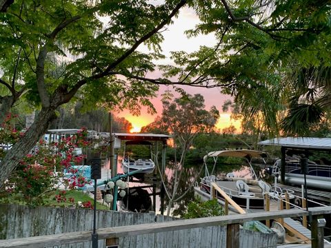505 RIVERVIEW LANE TARPON SPRINGS FL 34689
