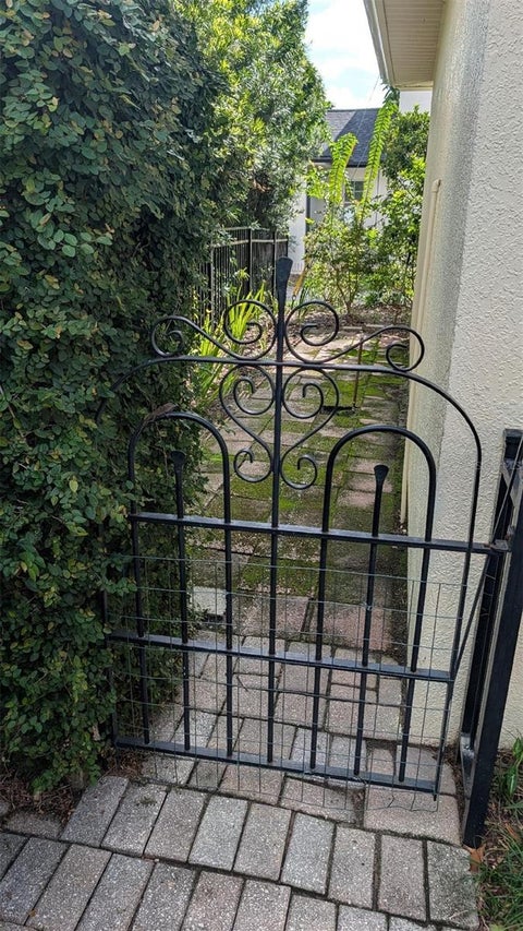 Tiny photo for 905 SE 12th Street, Ocala, FL 34471 (MLS # OM720321)