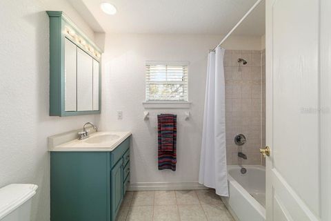 Tiny photo for 905 SE 12th Street, Ocala, FL 34471 (MLS # OM720321)