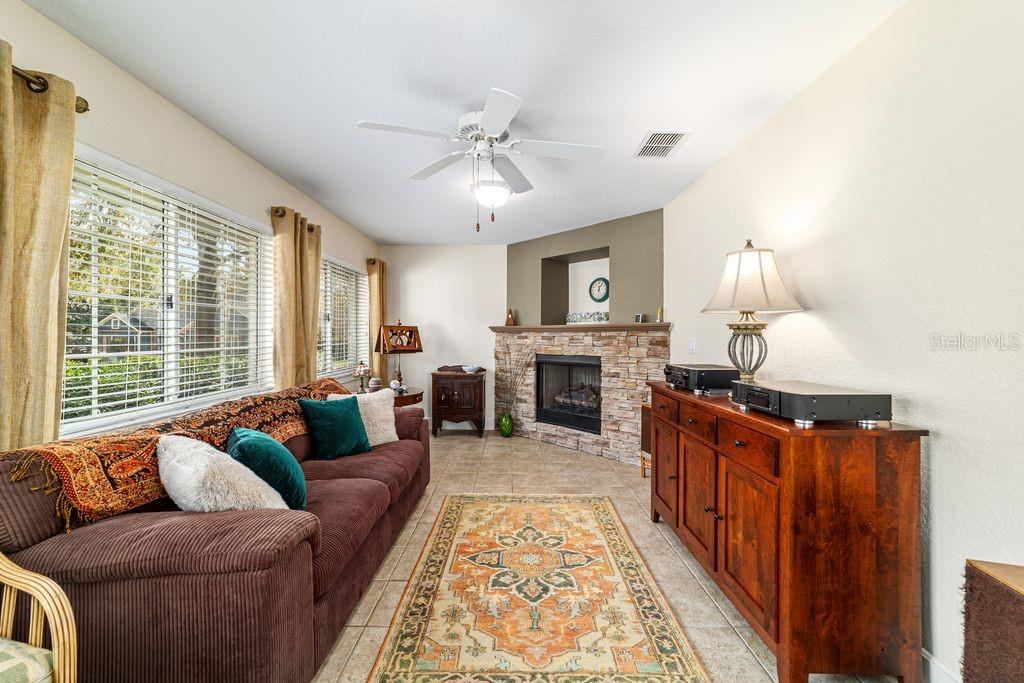 GLENVIEW - Residential