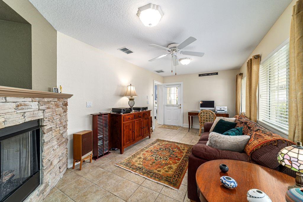 GLENVIEW - Residential