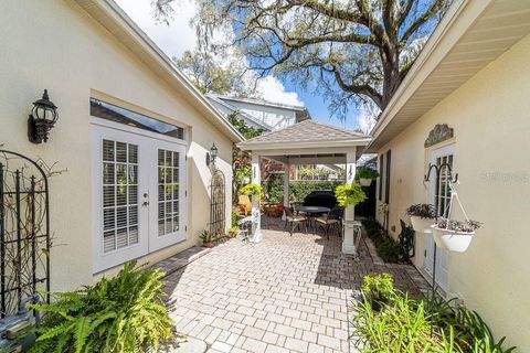 Tiny photo for 905 SE 12th Street, Ocala, FL 34471 (MLS # OM720321)