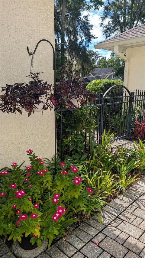 Tiny photo for 905 SE 12th Street, Ocala, FL 34471 (MLS # OM720321)