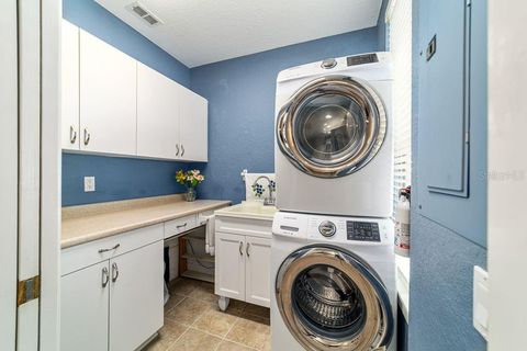 Tiny photo for 905 SE 12th Street, Ocala, FL 34471 (MLS # OM720321)