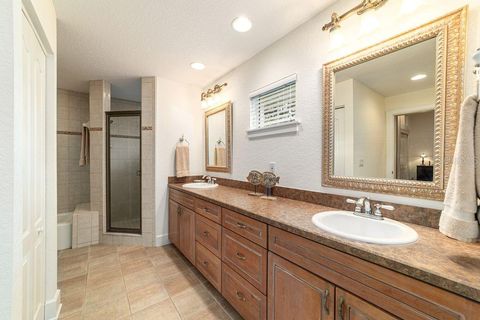 Tiny photo for 905 SE 12th Street, Ocala, FL 34471 (MLS # OM720321)