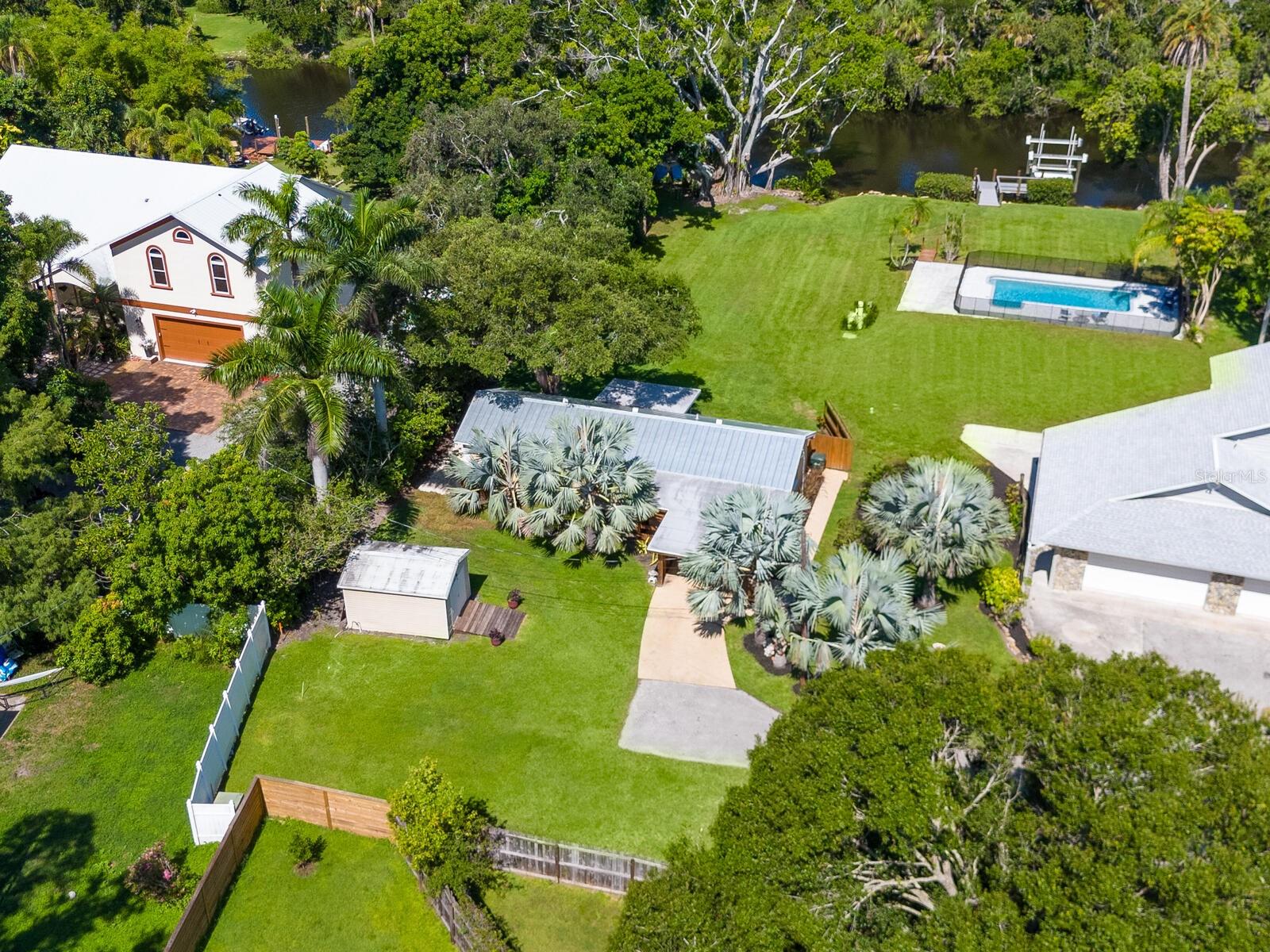 PHILLIPPI LAKE - Residential