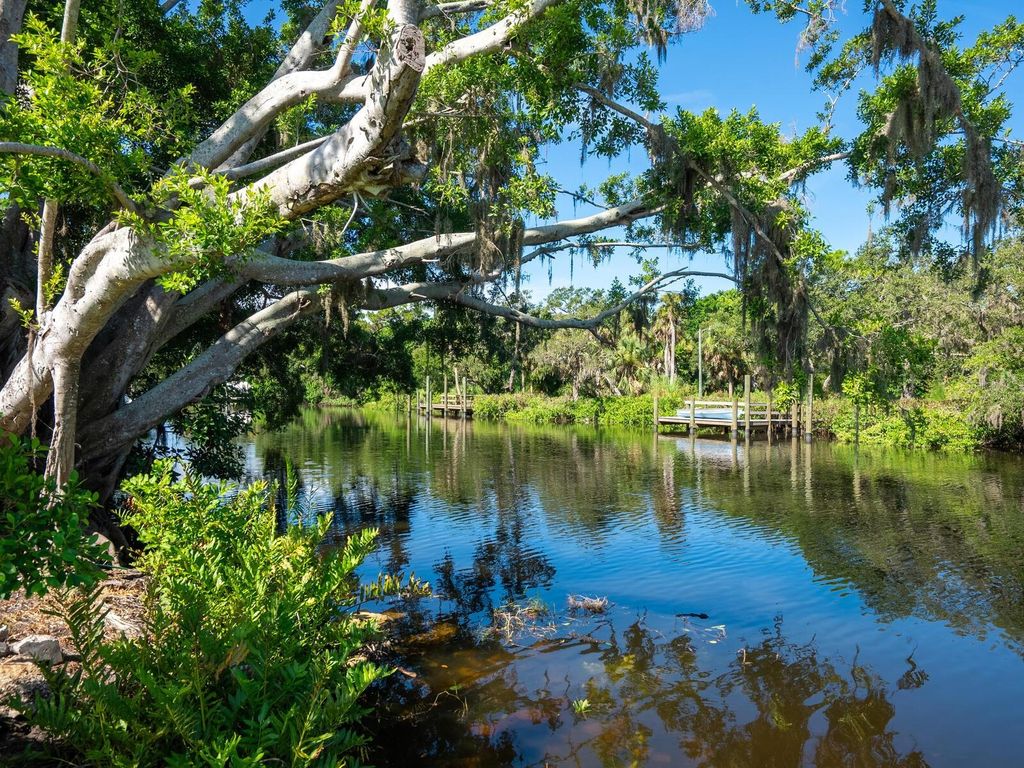 Photo of 2506 Wilkinson Road, Sarasota, FL 34231 (MLS # A4658952)