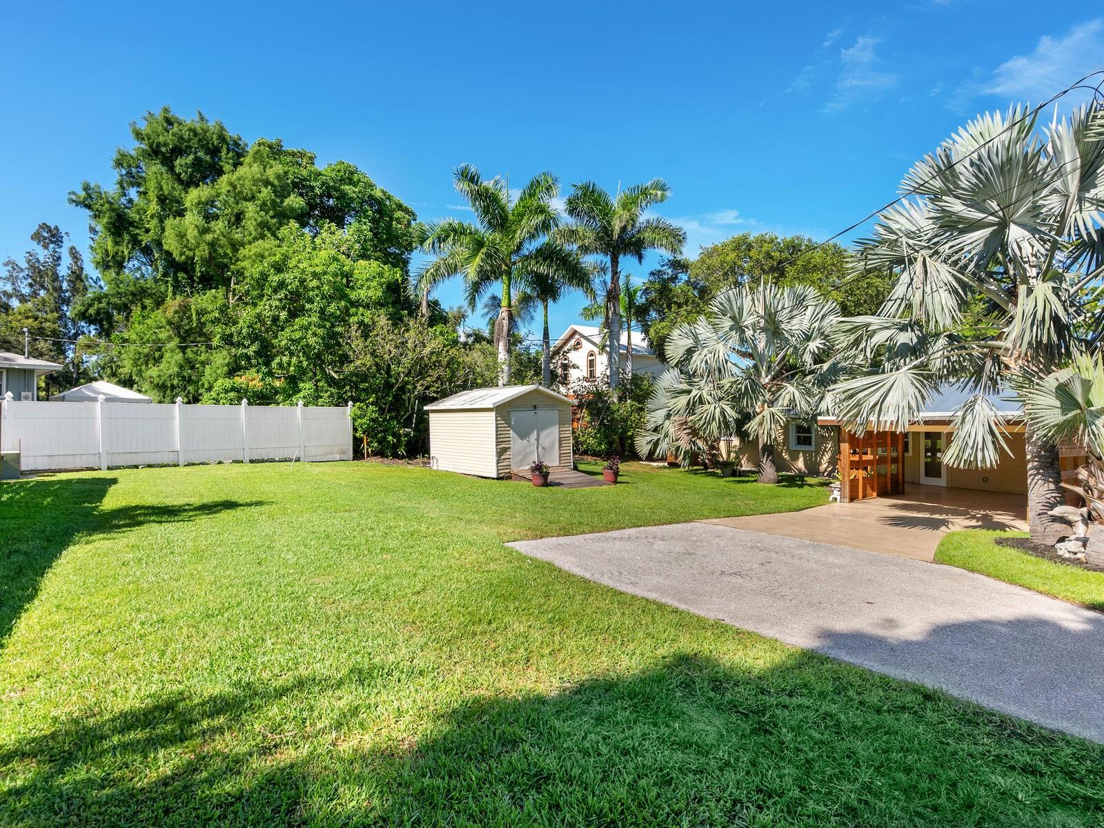 PHILLIPPI LAKE - Residential