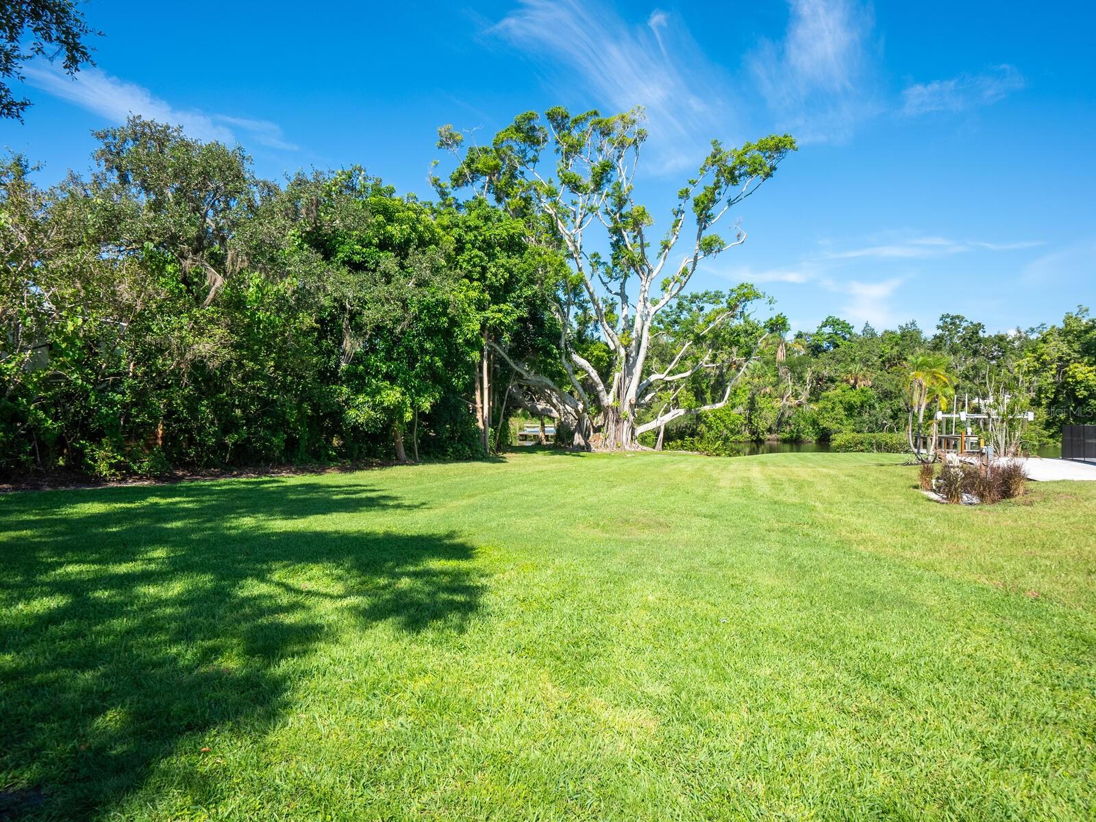 PHILLIPPI LAKE - Residential