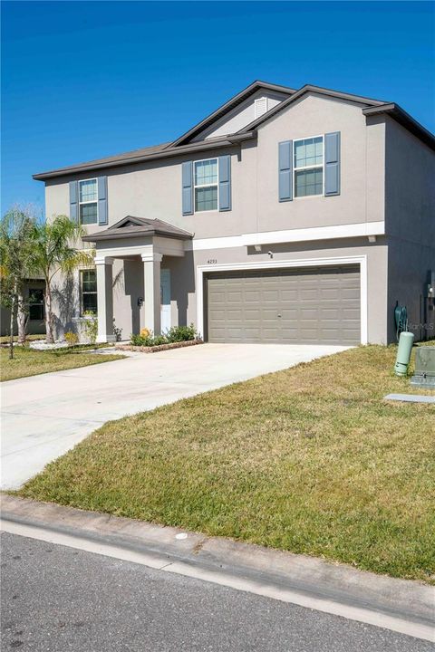 A home in LAKELAND