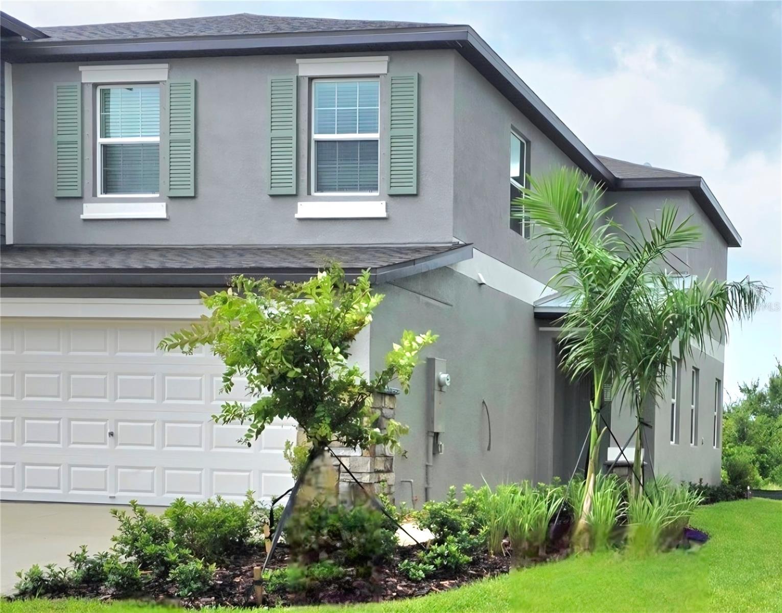 "Live the resort lifestyle at Seaire Lagoon Community, Dream Finders Homes’ newest collection of luxury townhomes! Lease this brand-new 2-story, 1,800+ SF townhouse with 3 bedrooms, 2.5 baths, and a master suite featuring dual sinks, soaking tub, separate shower, toilet, and a spacious walk-in closet. Ceramic tile floors, soothing wall colors that exude peace and sophistication, and an extra-large natural stone oversized kitchen peninsula elevate daily living, perfect for entertaining, and feature a covered patio. Open-concept layout, abundant natural light, separate laundry room, stainless steel appliances, storm shutters and ultrafi internet included add modern convenience. EV cart path and trail. Ideally located just ~25 miles to Tampa, ~30 miles to St. Petersburg, ~20 miles to Sarasota, and approximately 1 hour 45 minutes driving to Orlando."
*ALL INFORMATION ARE ON PUBLIC RECORD . REALTOR AND LANDLORD ARE NOT RESPONSABLE FOR MISINFORMATION.