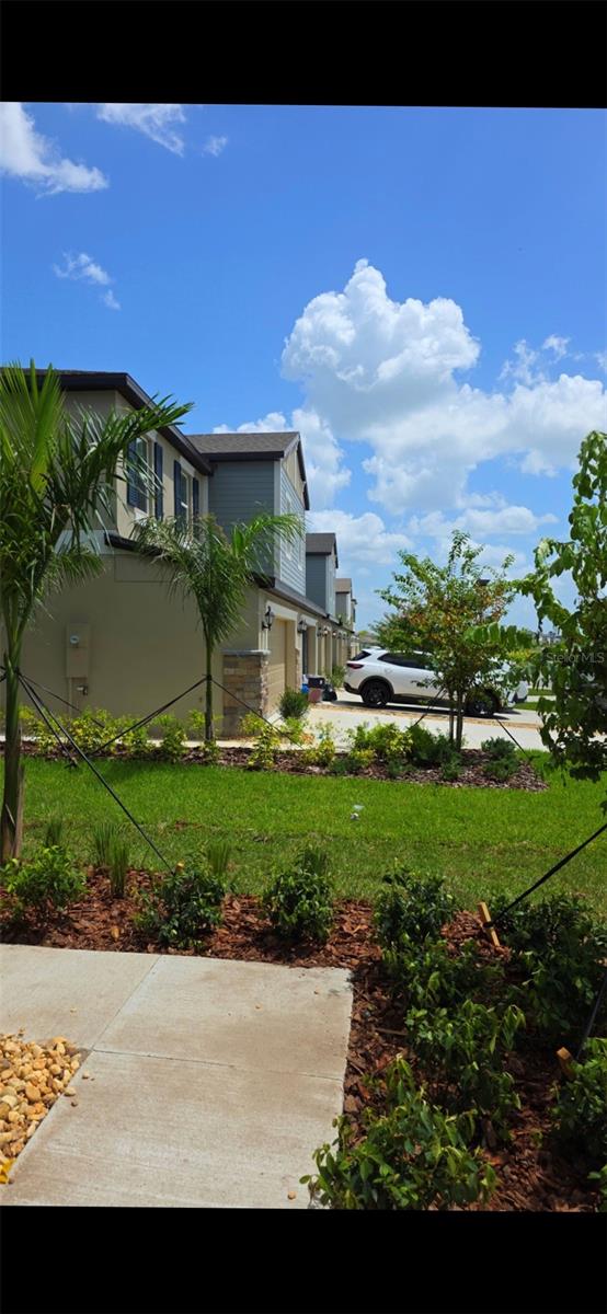 SEAIRE TOWNHOMES - Residential Lease