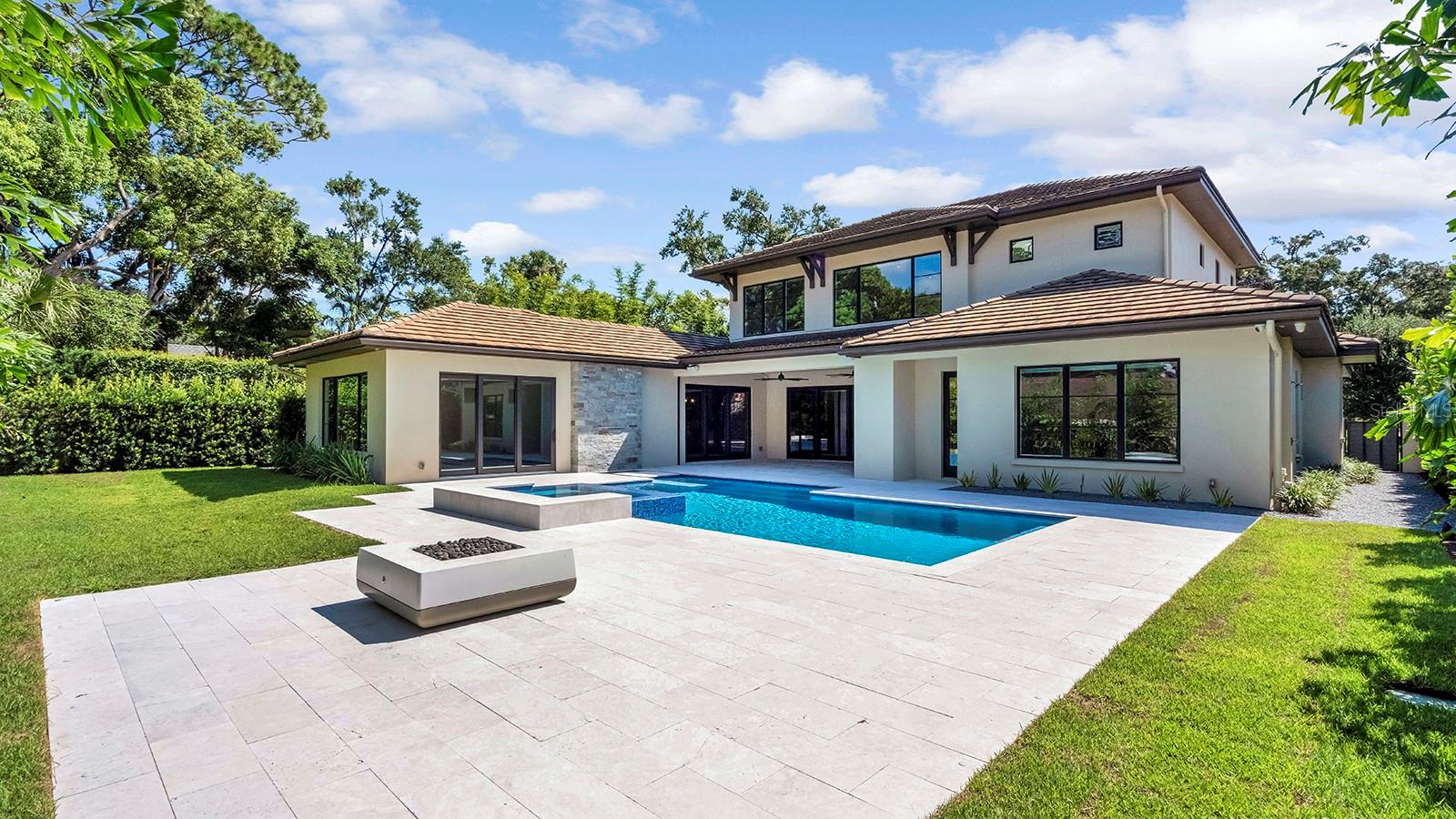 901 GOLFVIEW TERRACE