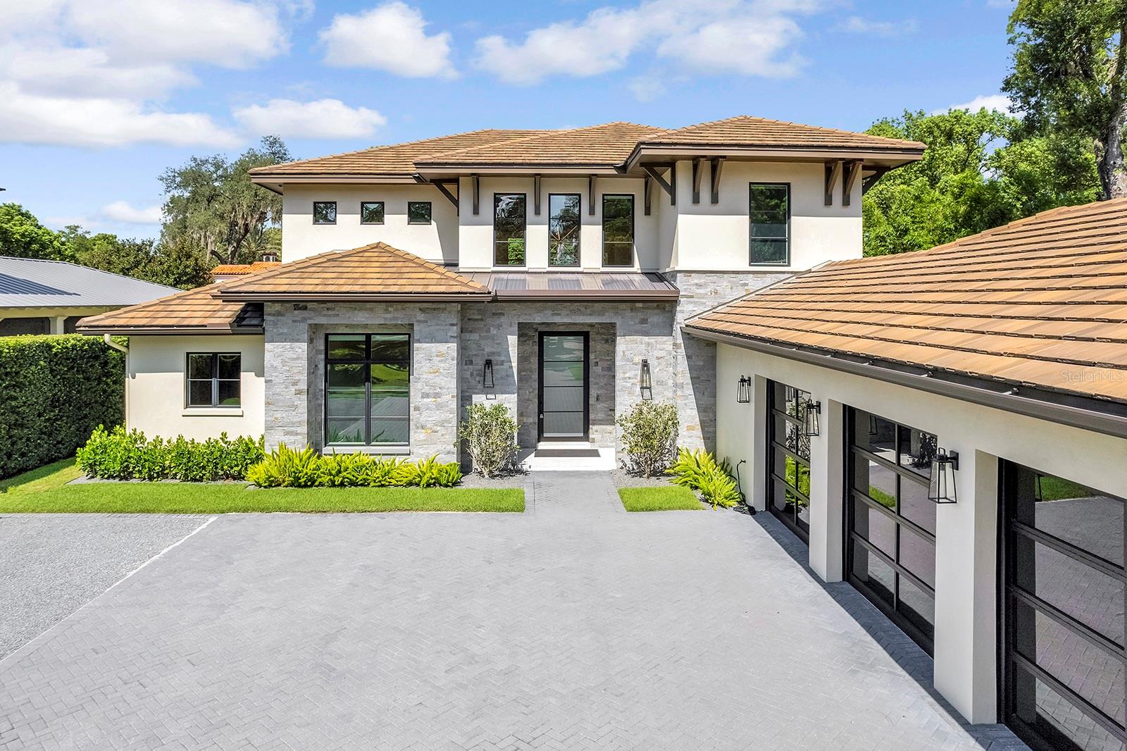 901 GOLFVIEW TERRACE