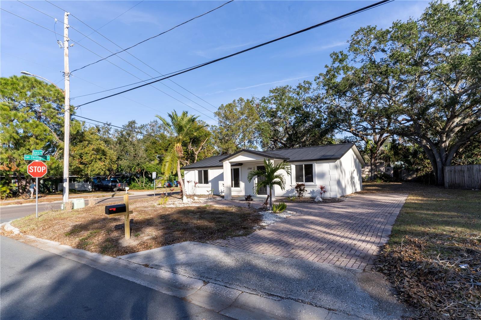 1395 DAVIS ROAD