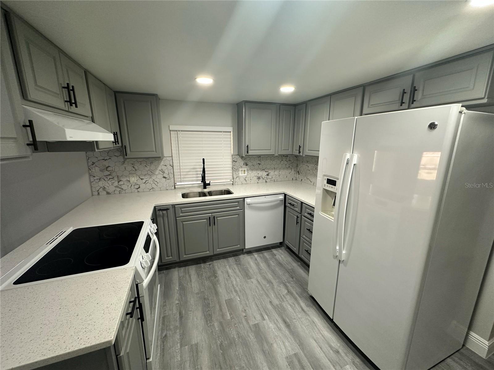 SIGNAL HILL - Residential