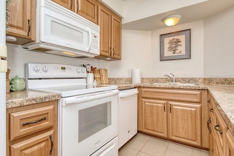 Tiny photo for 2010 Vine St, Leesburg, FL 34748 (MLS # G5119592)