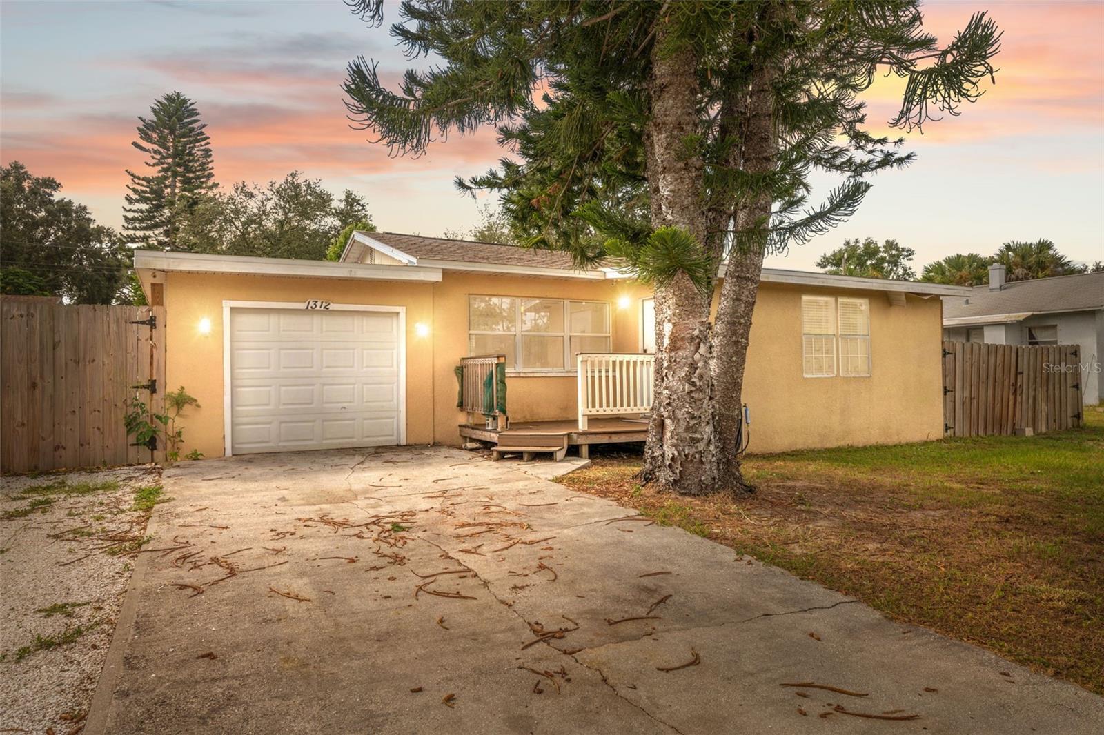 2017 HVAC 2019 Roof - Updated Kitchen, appliances, & bath. Could use renovations! Paint, floors... Use this discount for a nice entry on a home with good bones!!
Home is being sold as is, buyer to verify any and all information.