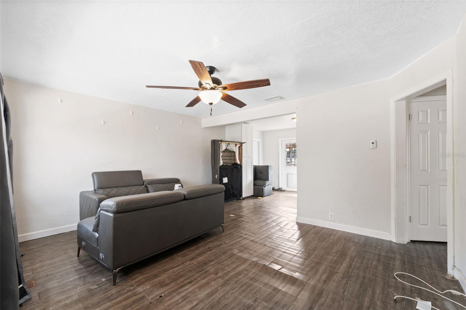 YOUNGS SUB DE LUXE - Residential