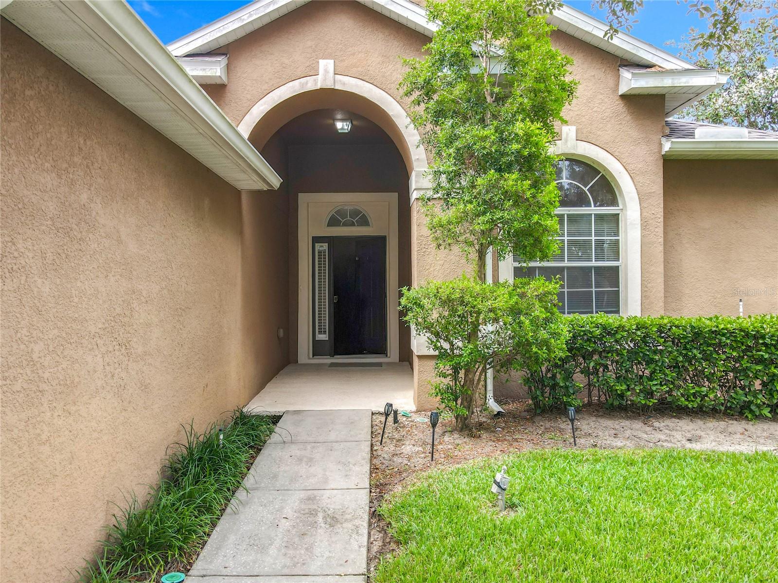 805 VALLEYWAY DR