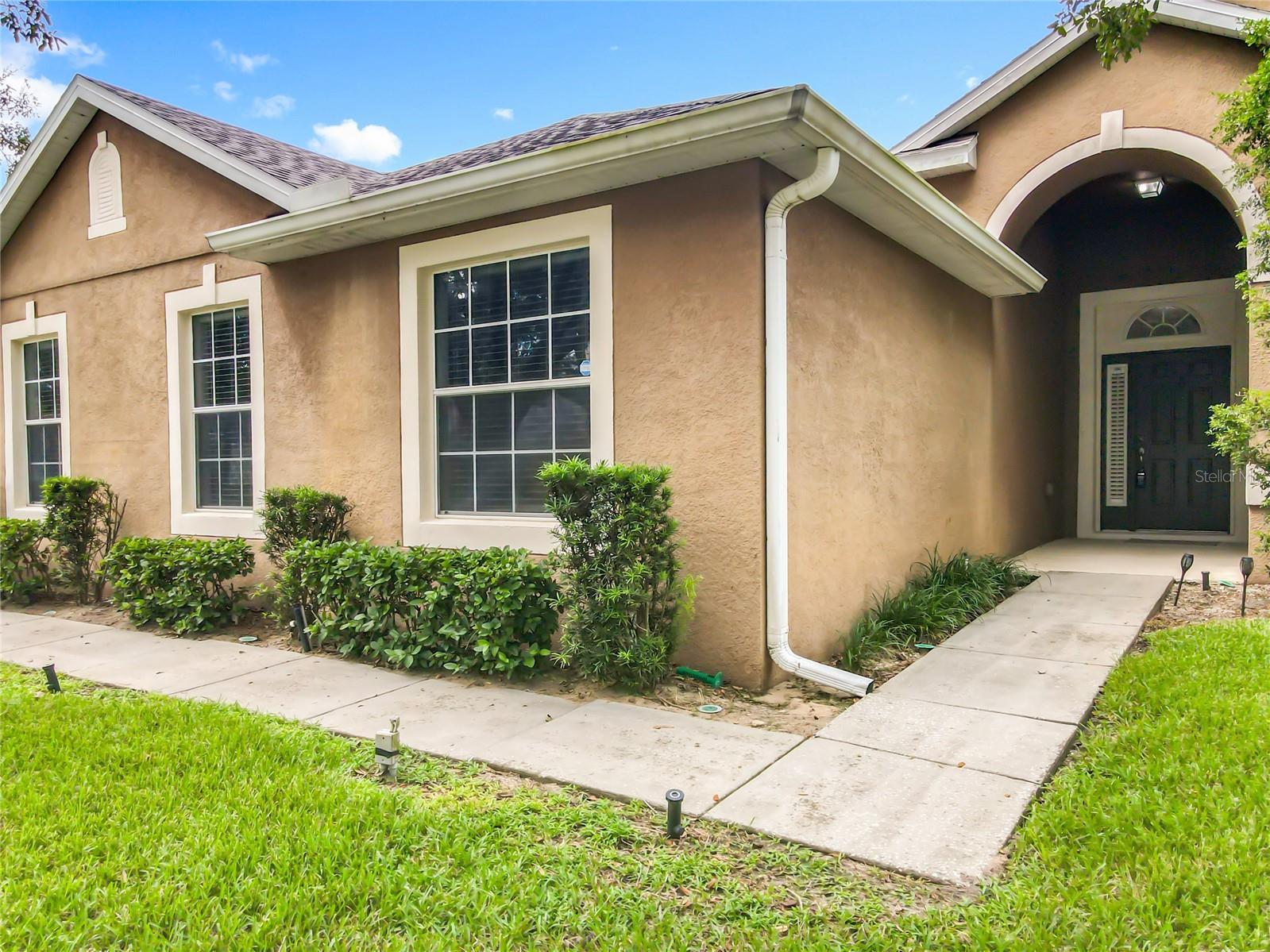805 VALLEYWAY DR