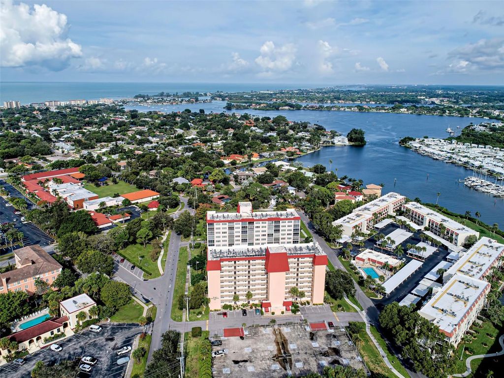 Photo of 244 Saint Augustine Avenue #503, Venice, FL 34285 (MLS # N6141000)