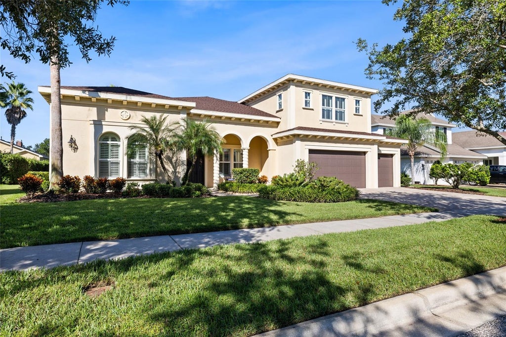 Photo of 5915 Alana Leigh Place, Lithia, FL 33547 (MLS # TB8556308)