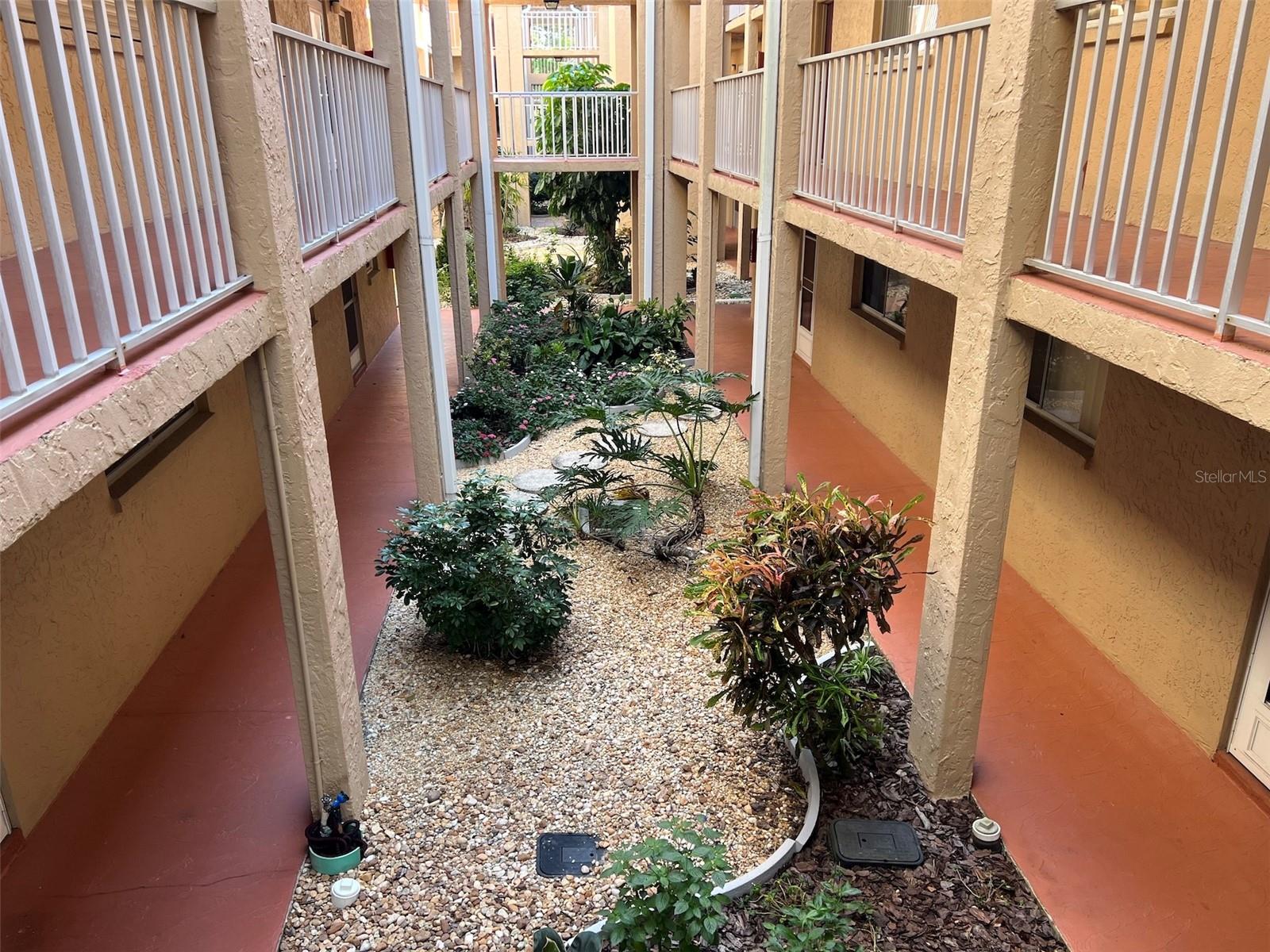 GLEN OAKS GARDEN APTS 2 - Residential