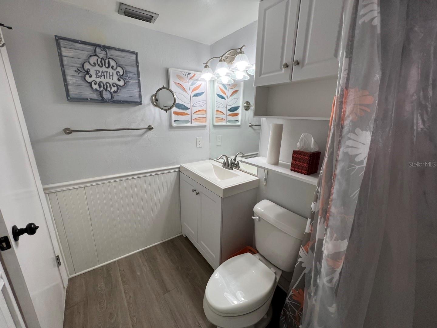 GLEN OAKS GARDEN APTS 2 - Residential