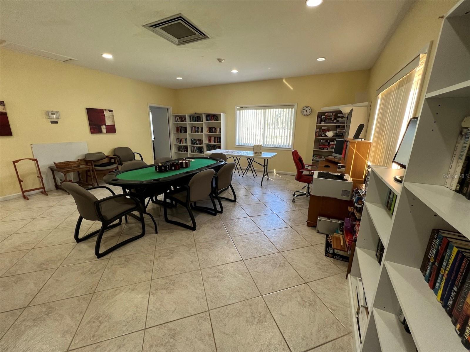 GLEN OAKS GARDEN APTS 2 - Residential