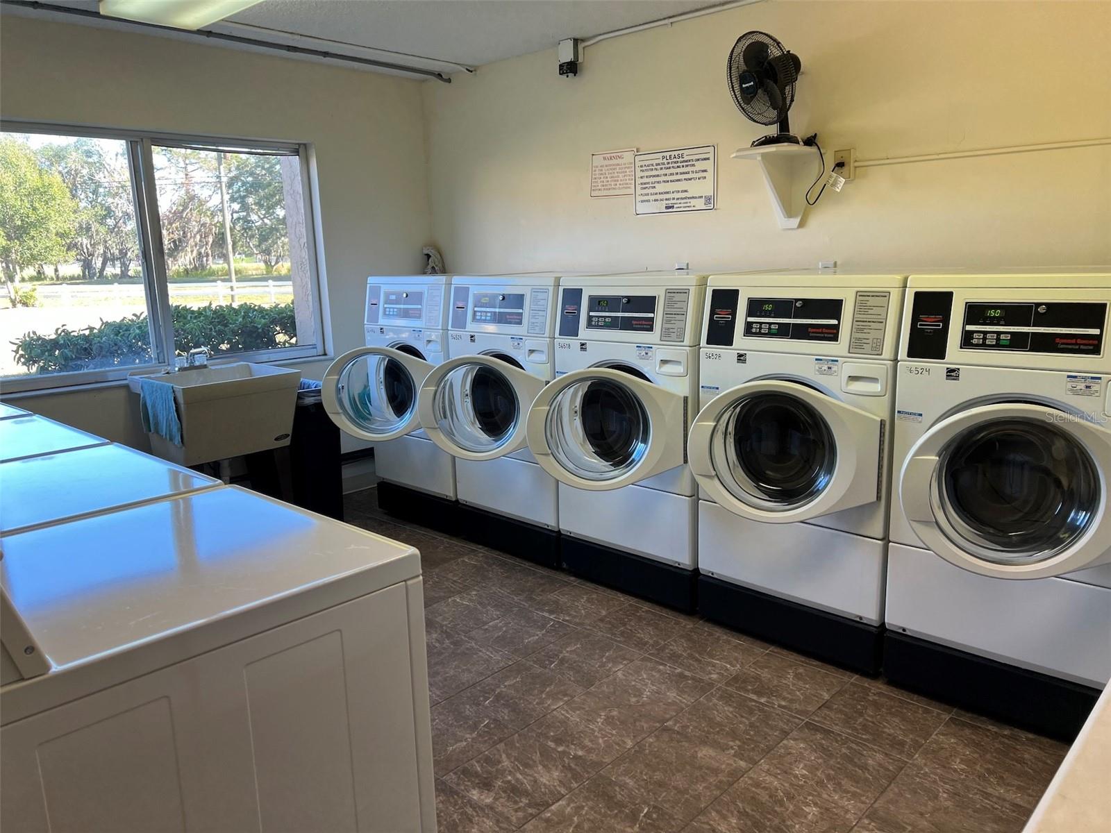 GLEN OAKS GARDEN APTS 2 - Residential