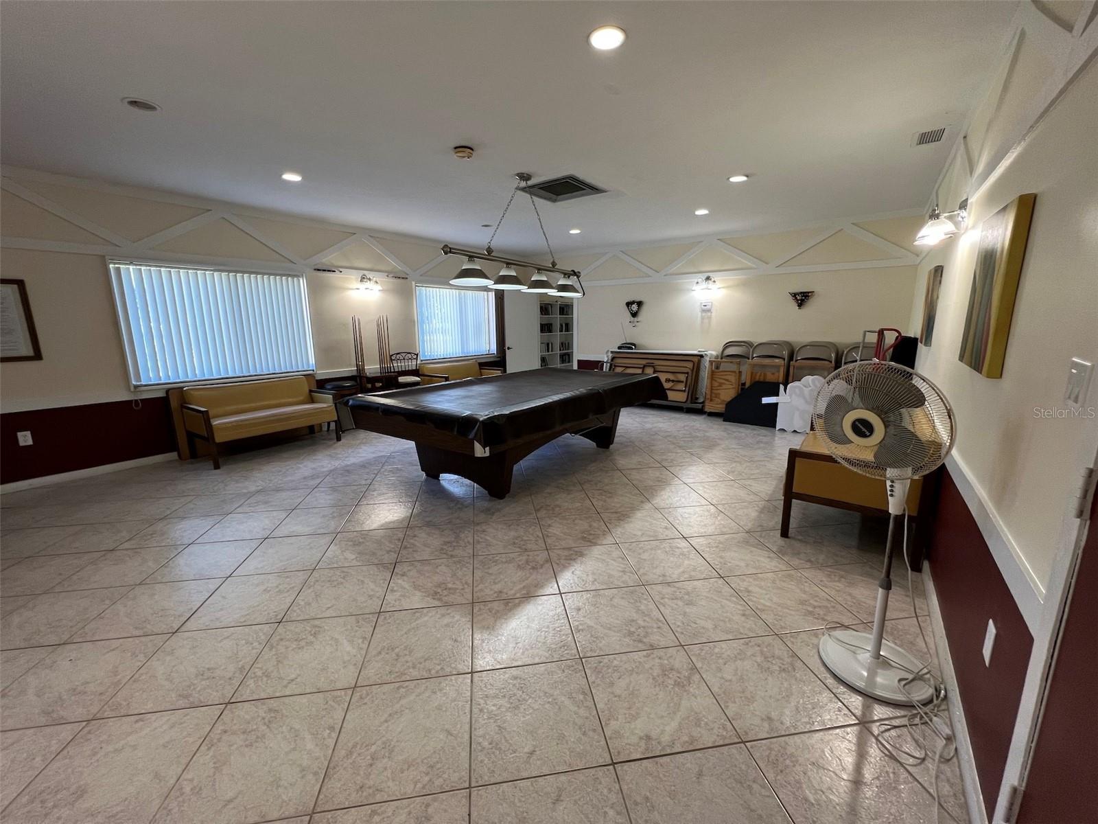 GLEN OAKS GARDEN APTS 2 - Residential