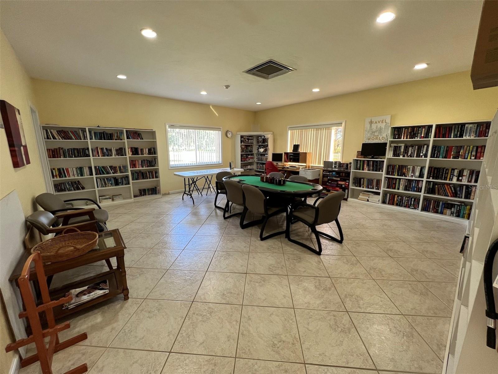 GLEN OAKS GARDEN APTS 2 - Residential