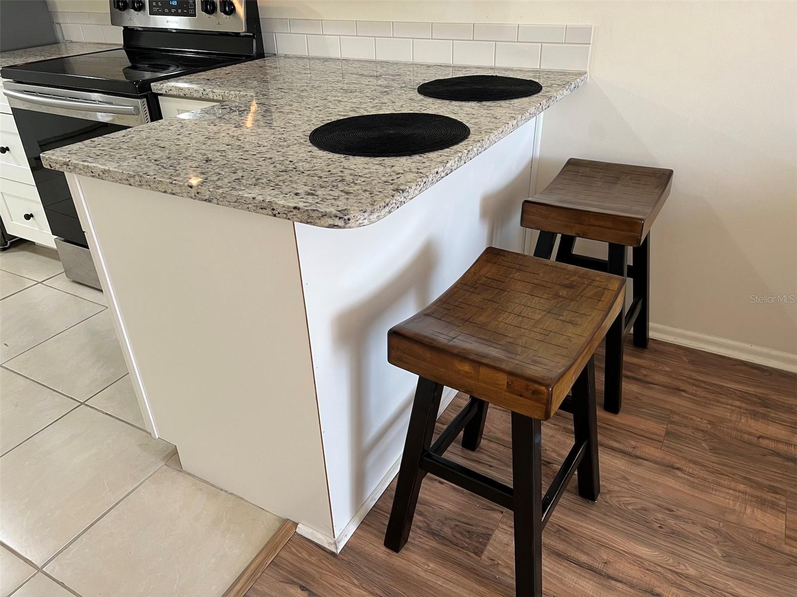 GLEN OAKS GARDEN APTS 2 - Residential