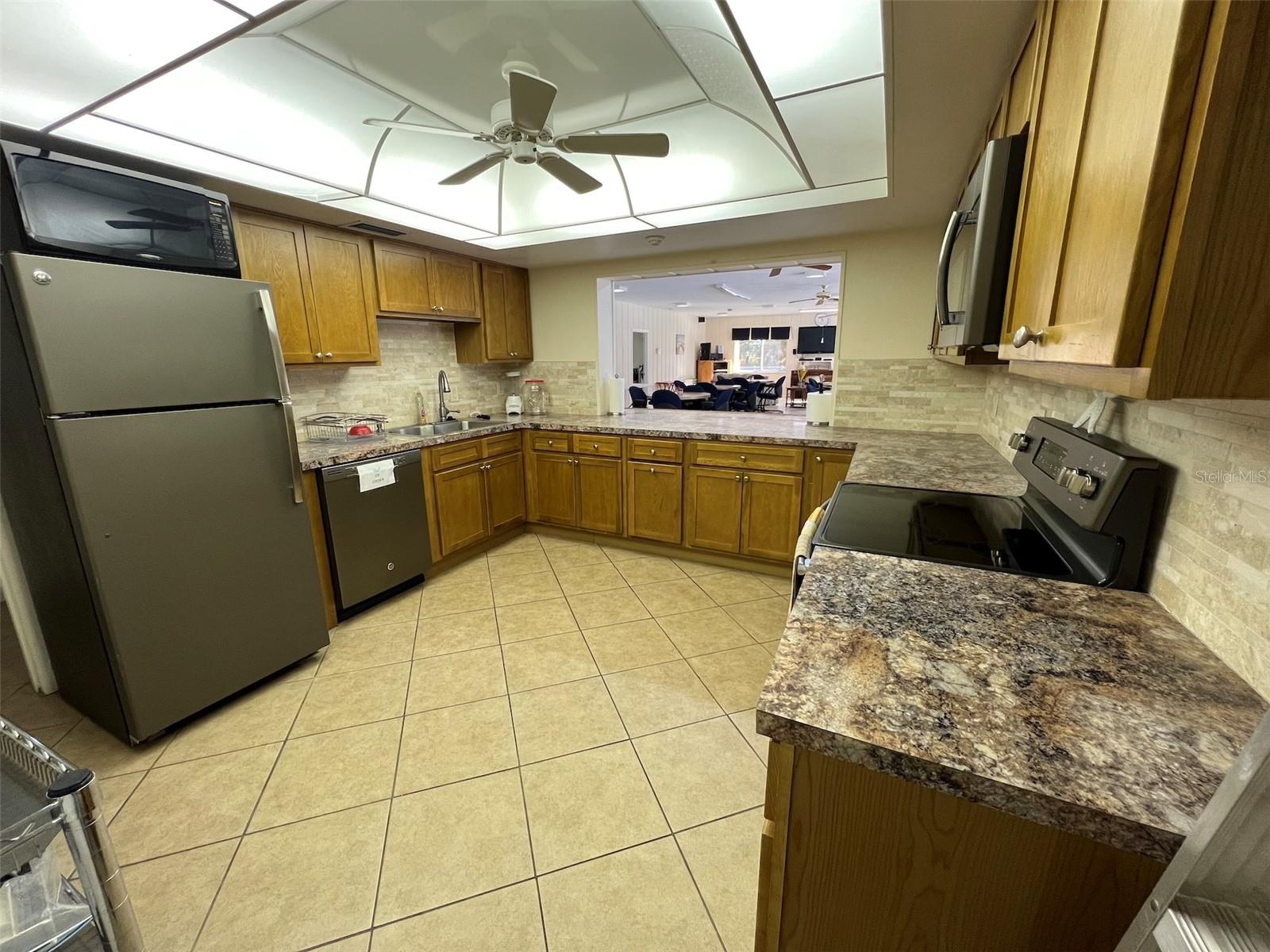 GLEN OAKS GARDEN APTS 2 - Residential