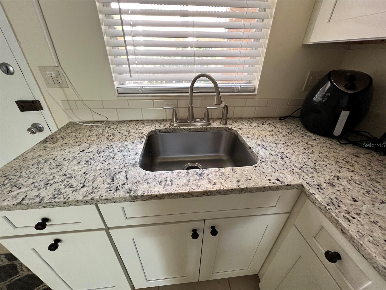 GLEN OAKS GARDEN APTS 2 - Residential