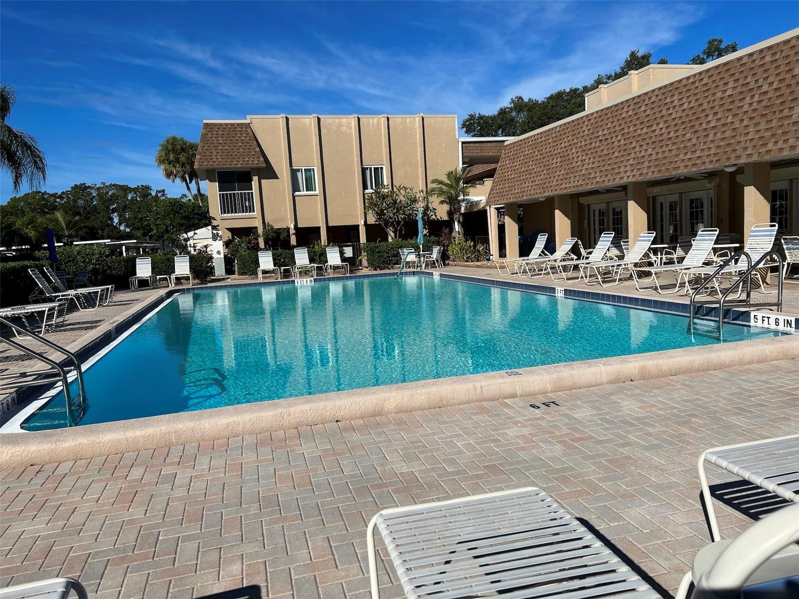 GLEN OAKS GARDEN APTS 2 - Residential