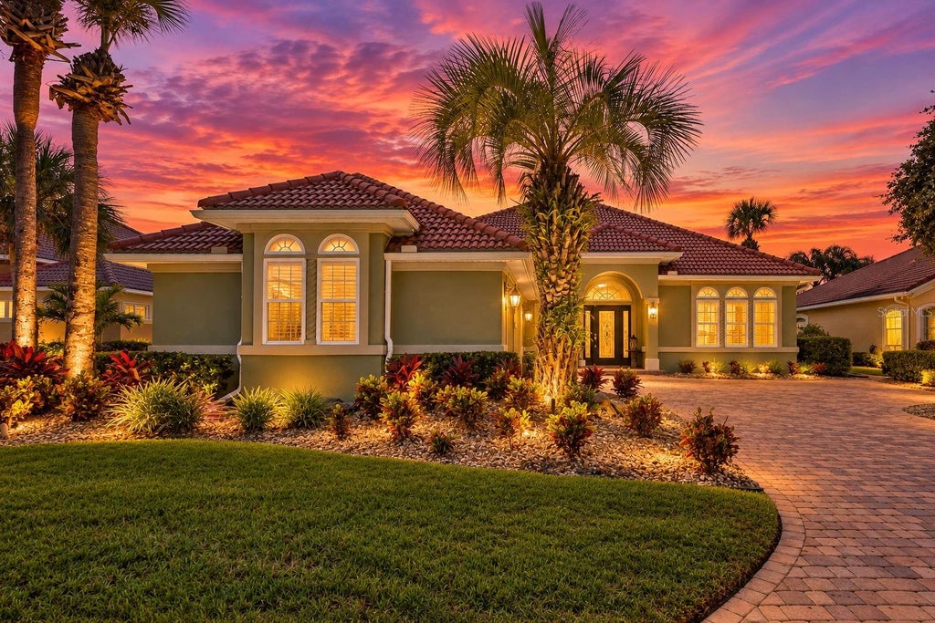 Photo of 28 Oak View Circle E, Palm Coast, FL 32137 (MLS # FC322309)