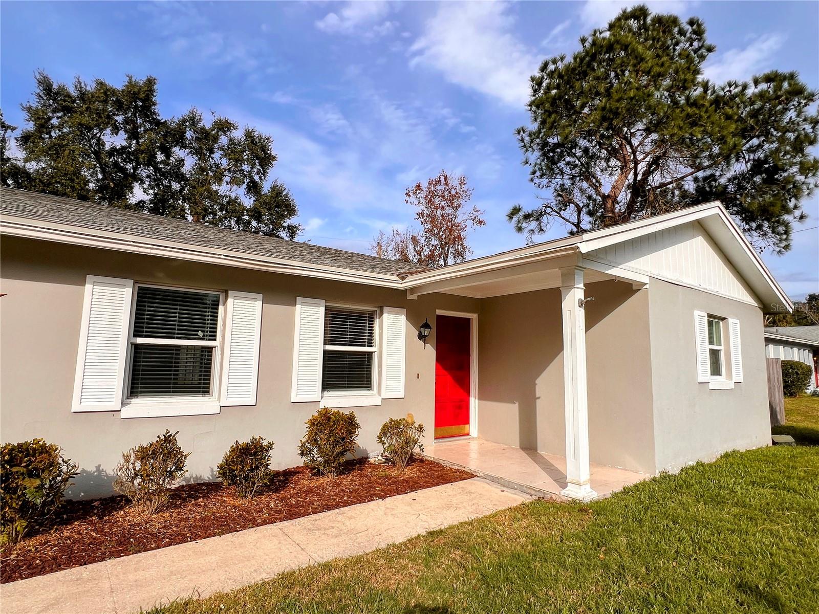 COUNTRY CLUB HEIGHTS UNIT 1 - Residential Lease