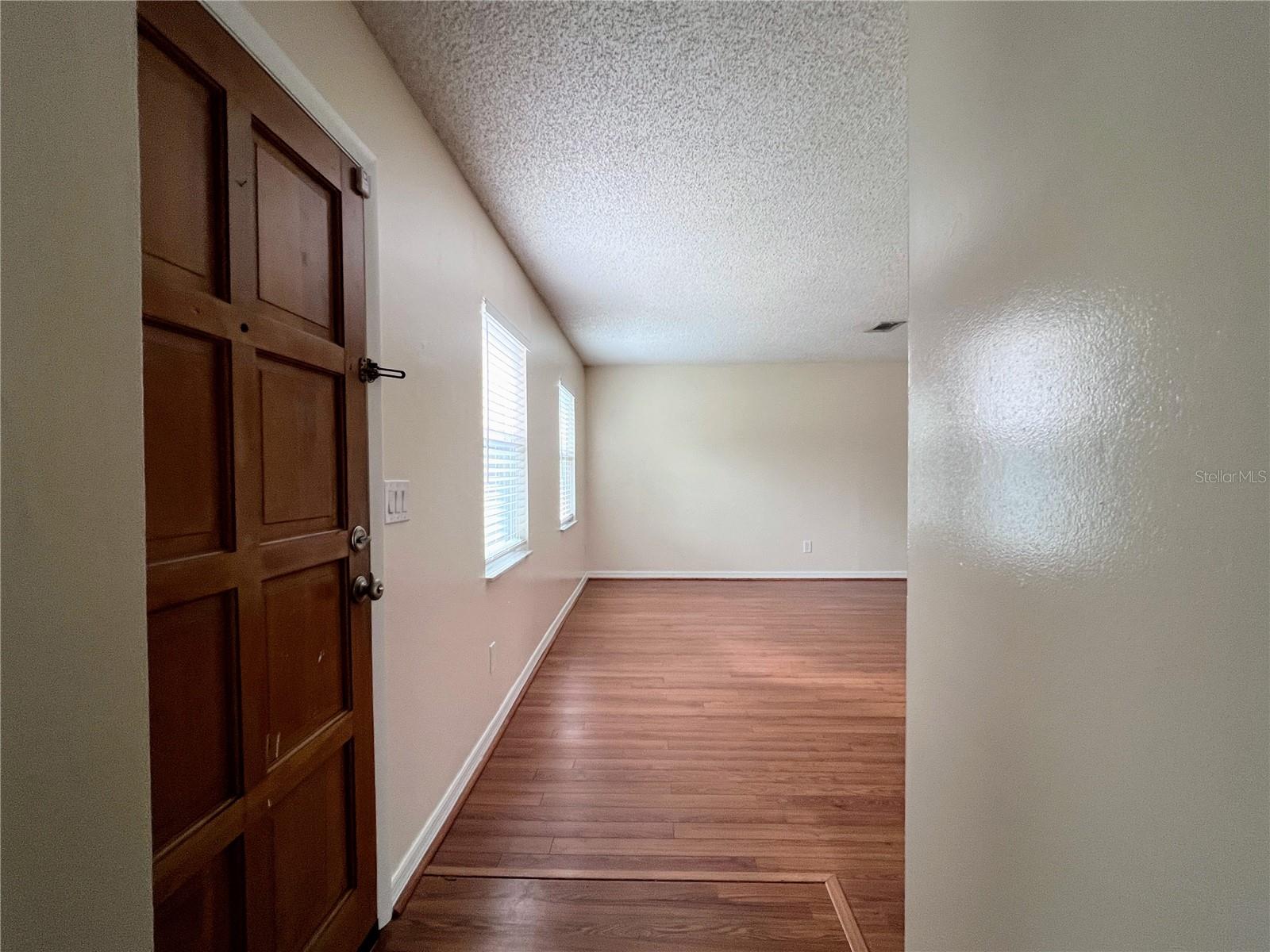 COUNTRY CLUB HEIGHTS UNIT 1 - Residential Lease