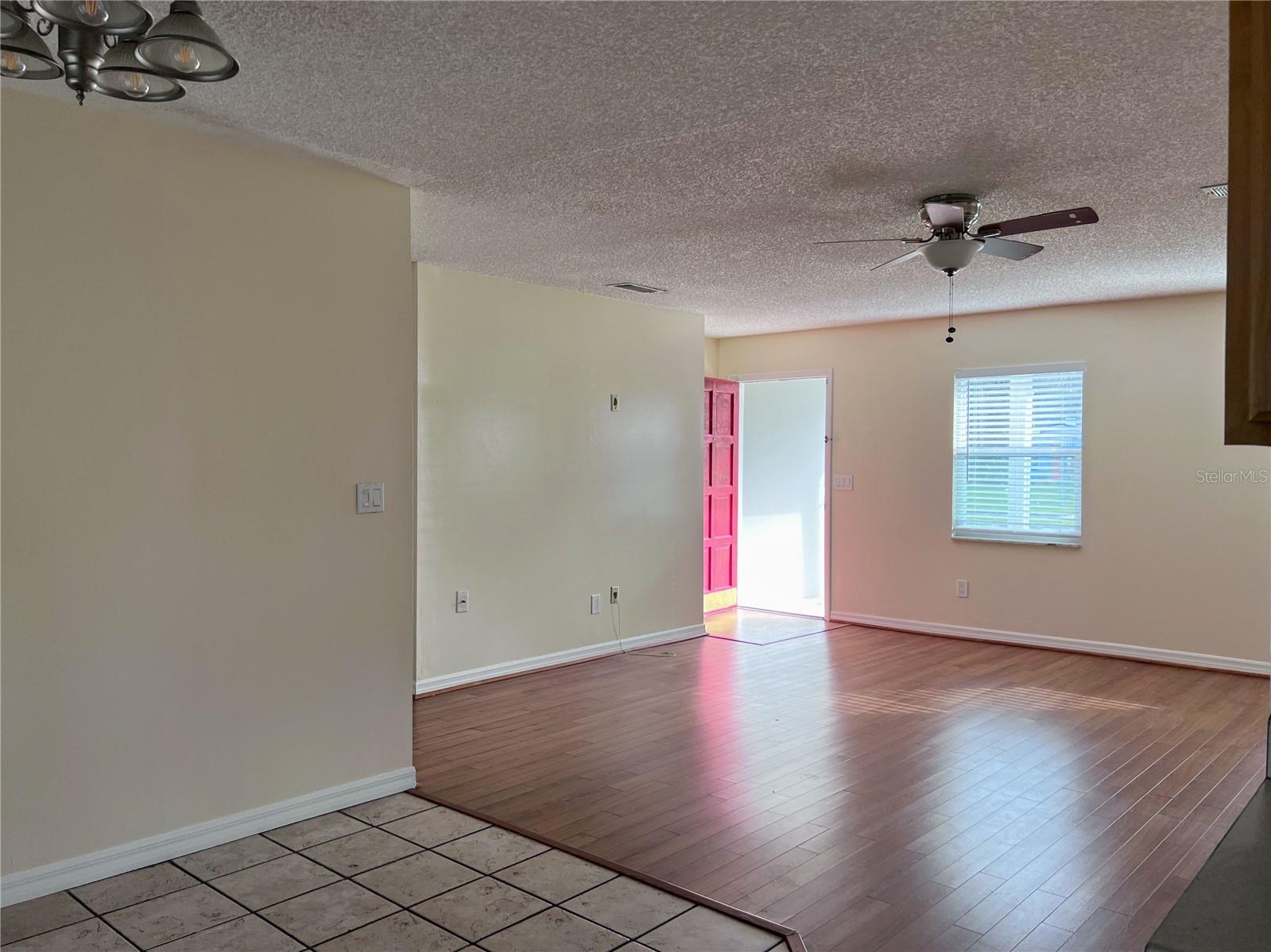 COUNTRY CLUB HEIGHTS UNIT 1 - Residential Lease