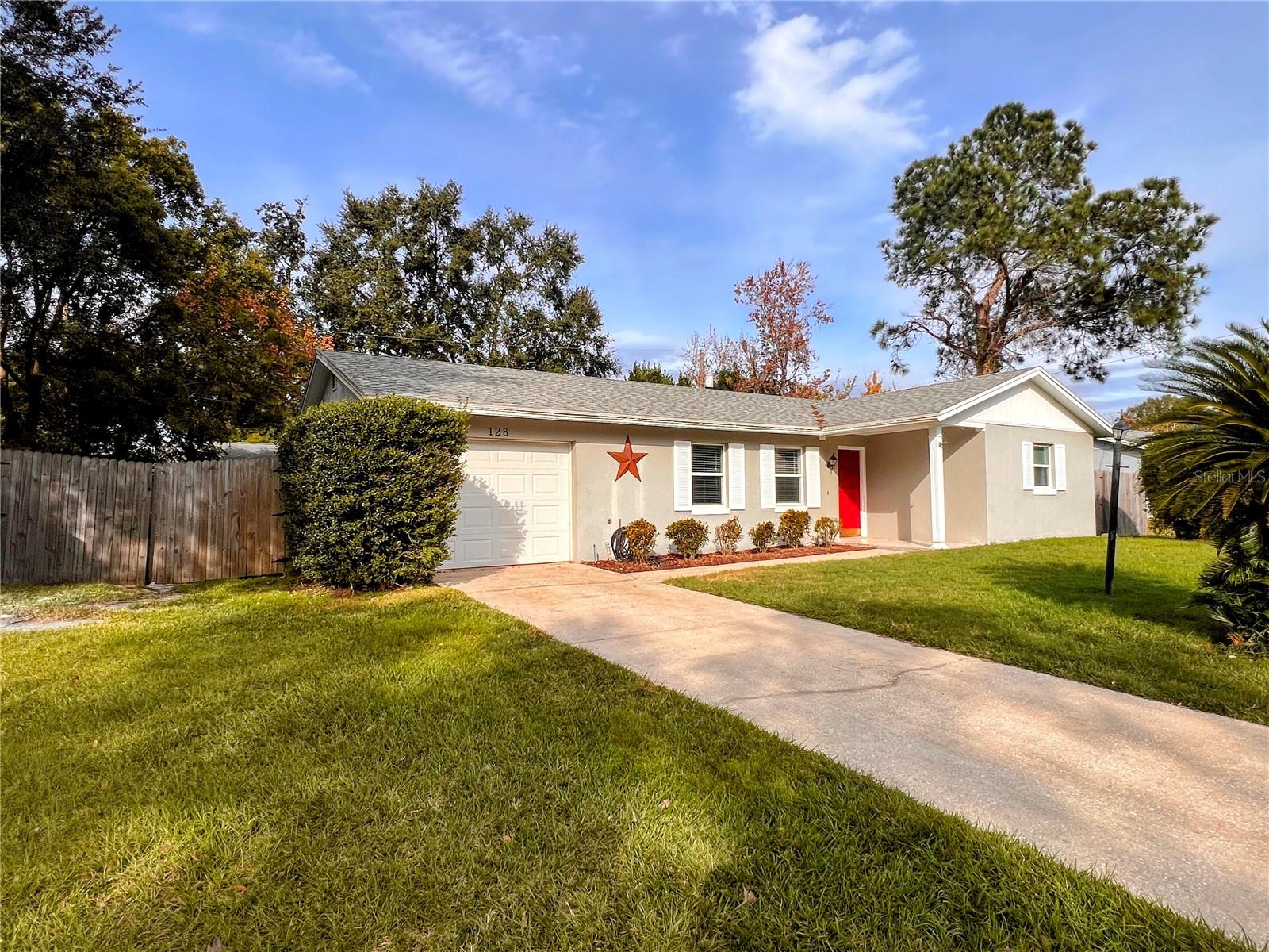 COUNTRY CLUB HEIGHTS UNIT 1 - Residential Lease