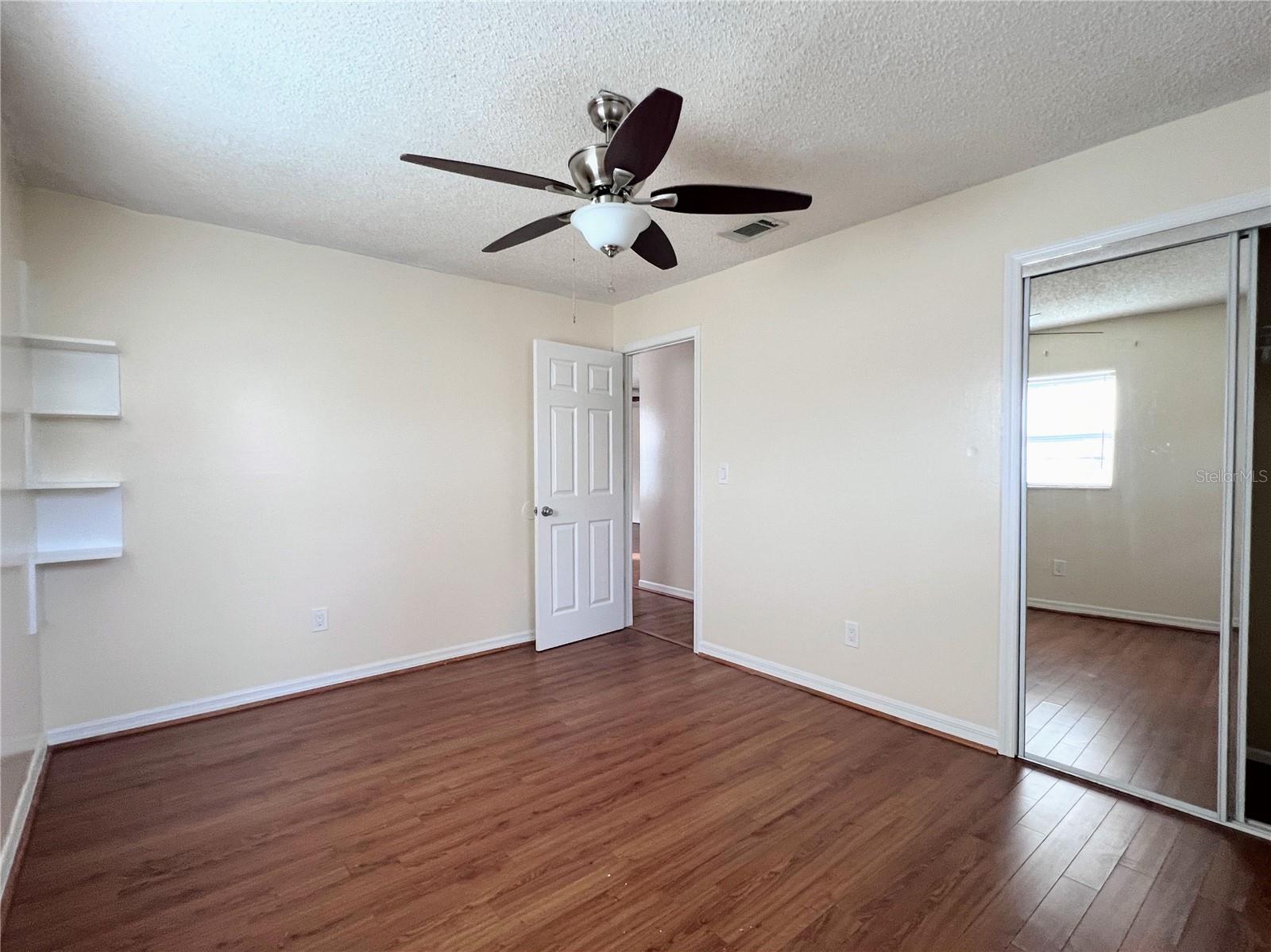 COUNTRY CLUB HEIGHTS UNIT 1 - Residential Lease